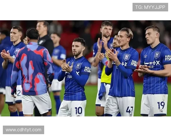 英超狼队现役主力球员全面简介与能力分析